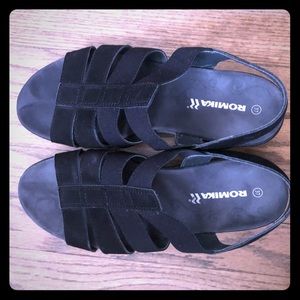 Women black sandals size 7